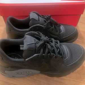 Women’s Nike air max excee sneaker size 8